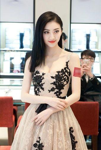 娱乐吃瓜酱身材比例,身材比例完美，揭秘明星们的“黄金比例”秘诀